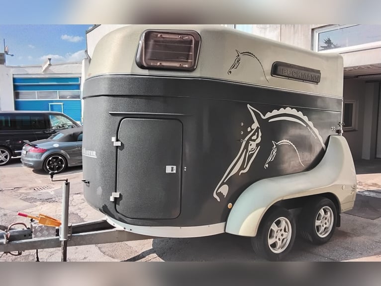 Topkwaliteit paardentrailer van Böckmann Master, nieuw chassis, nieuwe banden, nieuwe keuring, in ui