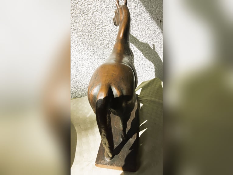 Tempelhüter Bronzeskulptur