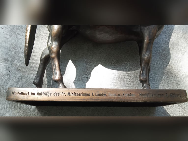 Tempelhüter Bronzeskulptur
