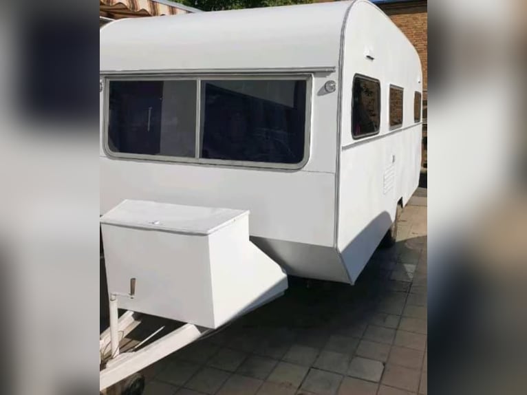 Wohnwagen umgebaut zur Sattelkammer