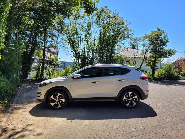 Zugfahrzeug, SUV, Hyundai Tucson 2.0 CRDi, AHK, 2,2t Anhängelast