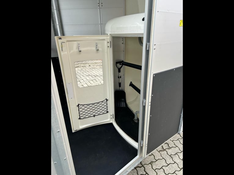 Böckmann Portax E Pferdeanhänger 2,4t Satttelkammer 100km/h Hecktür schwenkbar 