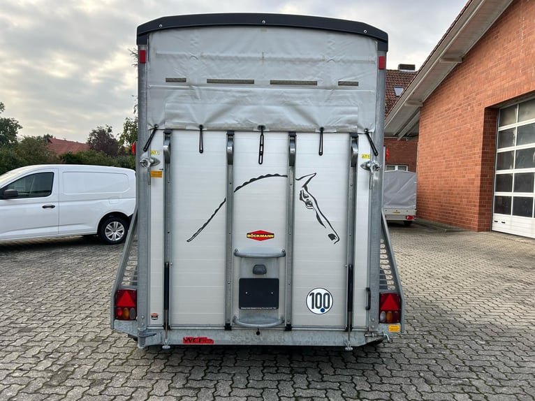 Böckmann Portax E Pferdeanhänger 2,4t Satttelkammer 100km/h Hecktür schwenkbar 