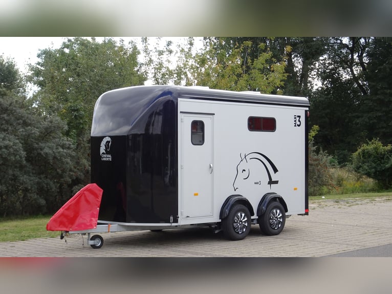 Cheval Liberte paardenaanhanger Maxi 3 / 3 paarden / Pullmann 2-assen onderstel / zwart
