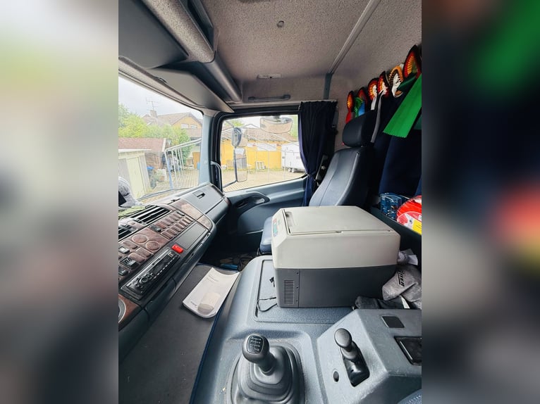 Paardentransporter / Camper - Mercedes Atego - geschikt voor 3 paarden