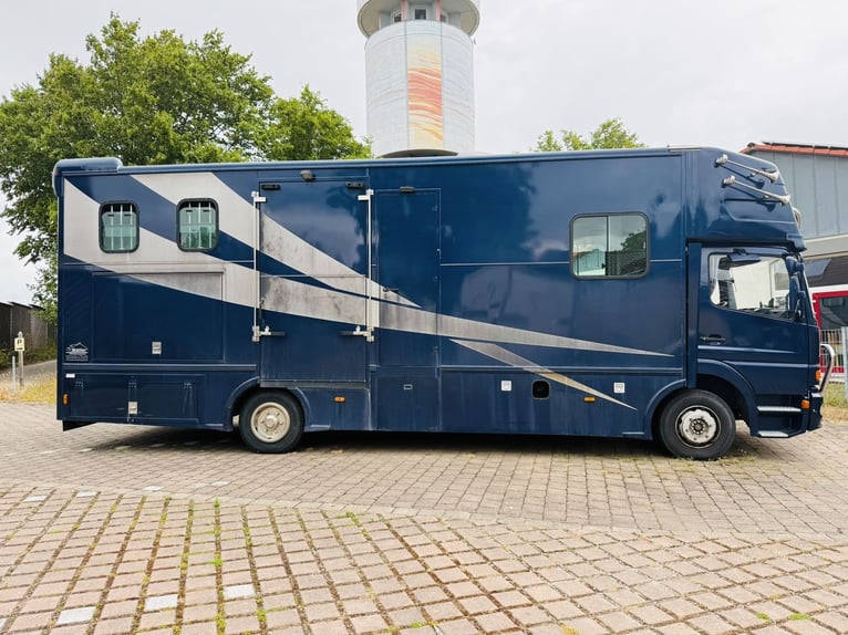 Paardentransporter / Camper - Mercedes Atego - geschikt voor 3 paarden