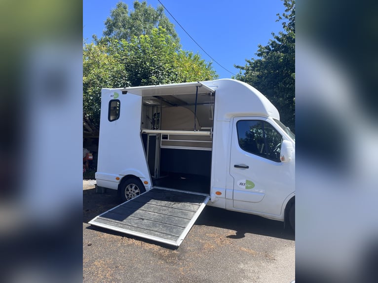 Te koop kleine bestelwagen met weinig km
