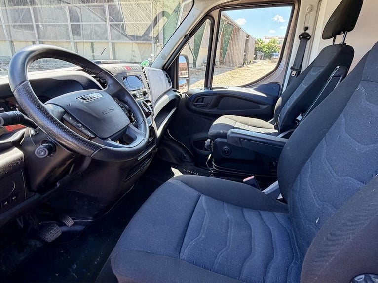 IVECO Daily RJH Sport Pro H3 Paardentransporter met wooncabine, 3 paarden, automatische transmissie,