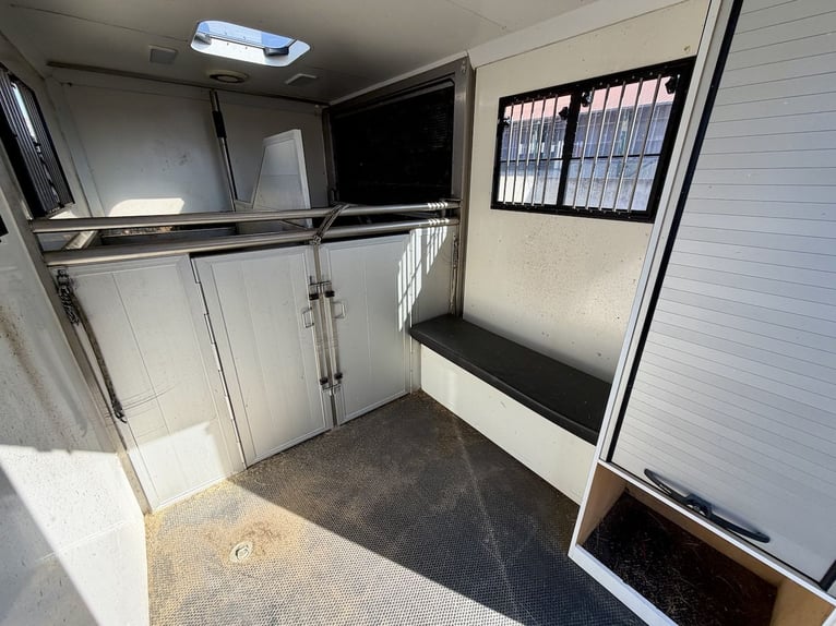 Mercedes-Benz Sprinter 2-paarden transporter met zadelkamer vrachtwagen