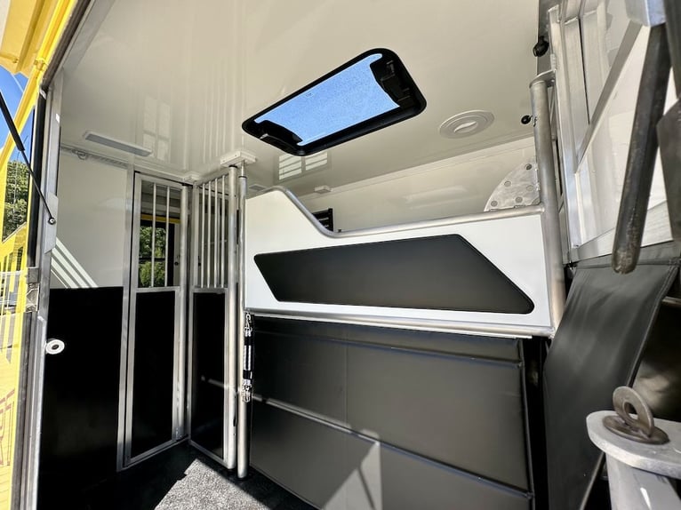 Mercedes-Benz Sprinter 419 CDI RJH Sport 2-paardenwagen Transporter - bijna nieuwe demonstratievoert