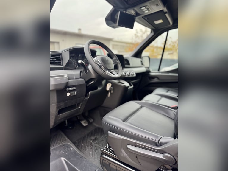 Nieuw model Renault EQUITA 2-paardenwagen met 3-zitters vrachtwagen automaat