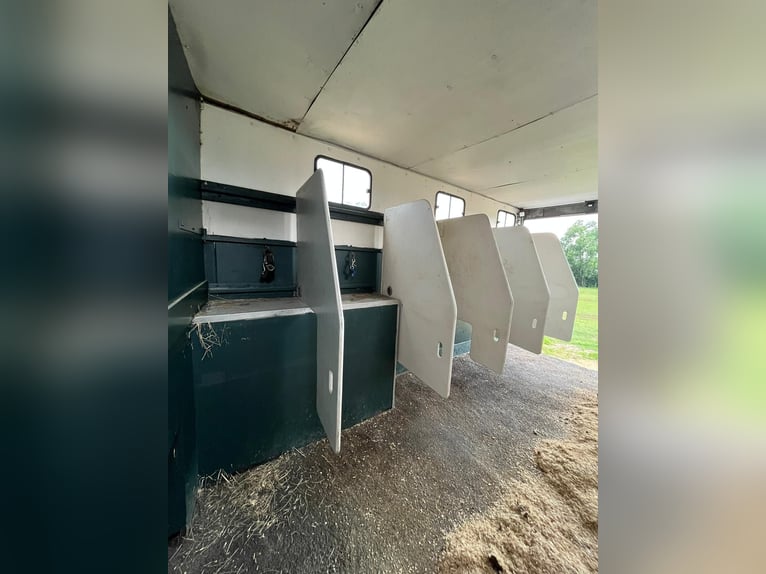 Paardentransportwagen