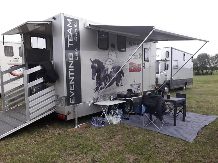 Paardentransportwagen met woonunit te koop voor een scherpe prijs wegens dringende vervanging!!!