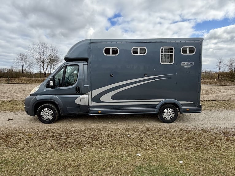 Peugeot Boxer Equitrek Sonic 2-paardenwagen Transporter - Gebruikt voertuig in opdracht van de klant