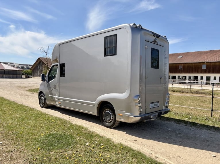 Renault Master EQUITA 2-paards transportwagen 5-zitters Automaat - Gebruikt voertuig