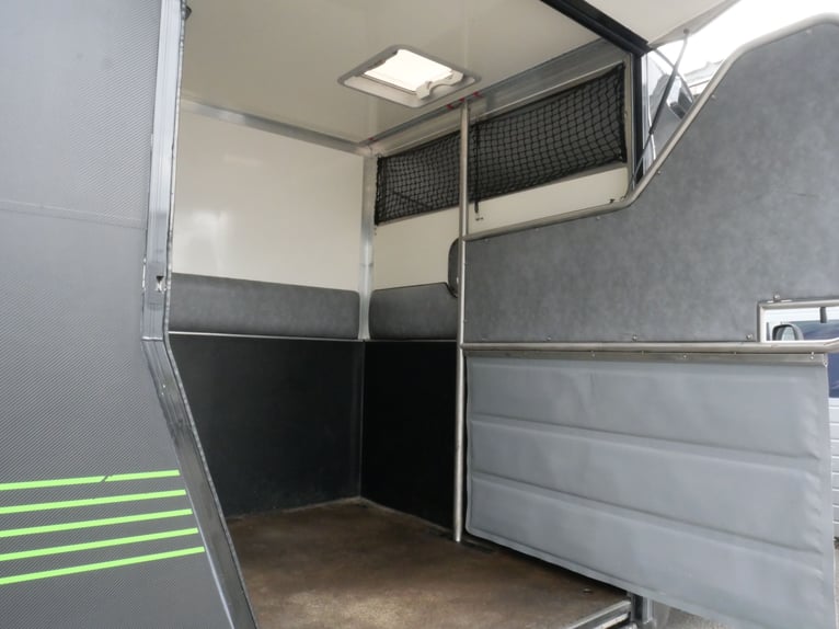 RENAULT Paragan paardentransporter voor eigen gebruik