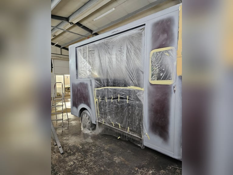 Service en reparatie van paardentransportvoertuigen