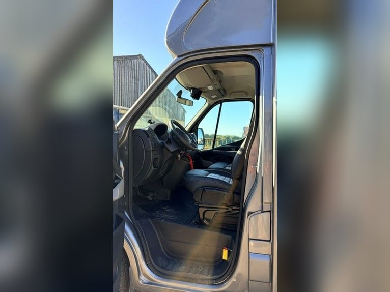 Verkoop paardenwagen met woonruimte (perfecte staat)
