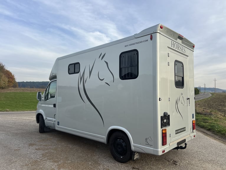 Geweldige paardentransporteur Renault MTM