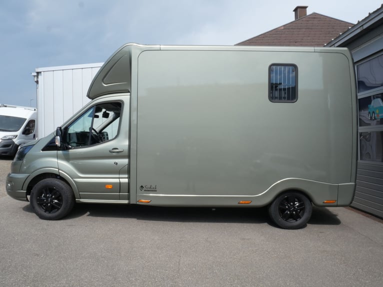 FORD Sodiak Luxury Paardentrailer Zelfrijdend Paardenwagen