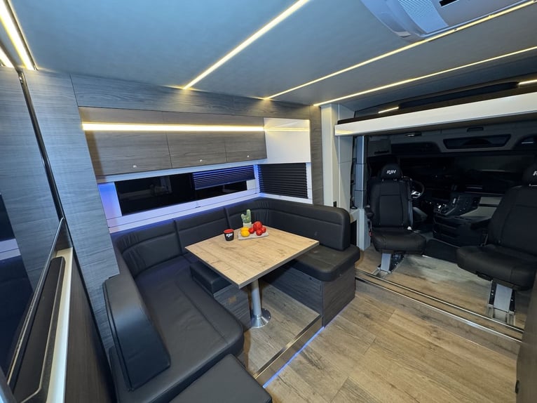 Mercedes-Benz Actros 2545 RJH Exclusive H6 Pferdetransporter LKW Neu und sofort verfügbar!