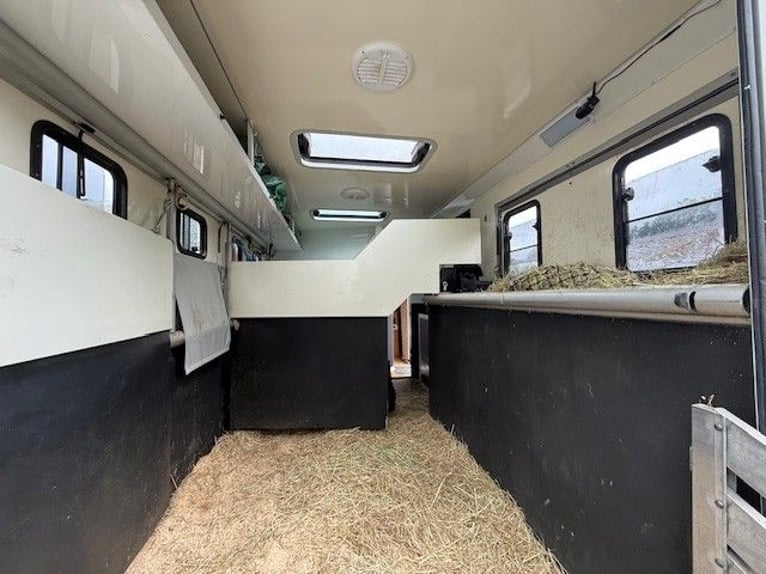 Mercedes-Benz Atego Paardentransportwagen JL Motorhome met uitklapbare woonruimte, 4 zitplaatsen, ge