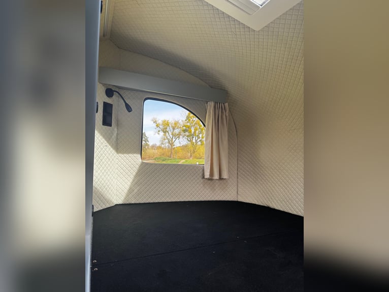 Mitsubishi Fuso koets, fabrikant