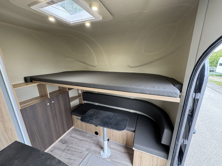 Paardentransporter DT Trailer voor 2 paarden met ruime woonruimte, 3,5 ton - verwarming - vrij van t