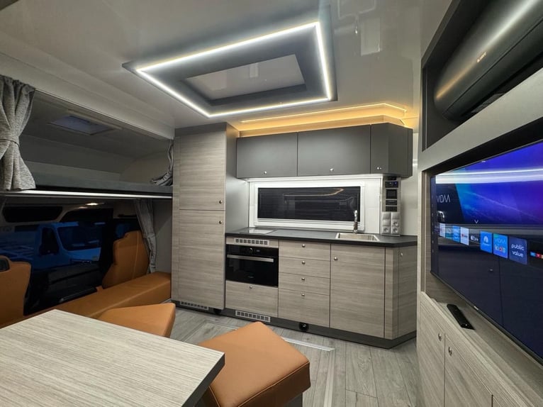Pferdetransporter Mercedes Benz 1835 Antos Wohnmobil Horsetruck Paardenvrachtwagen