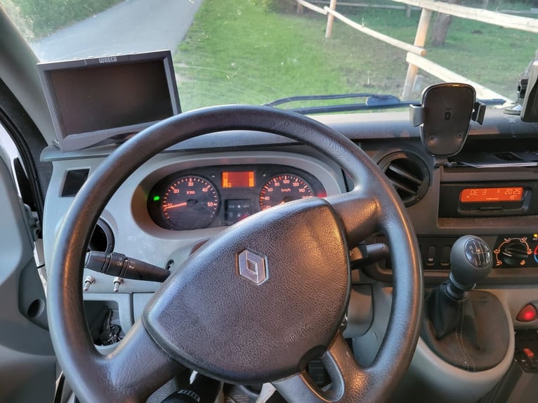 Renault dci120 Pferdetransporter