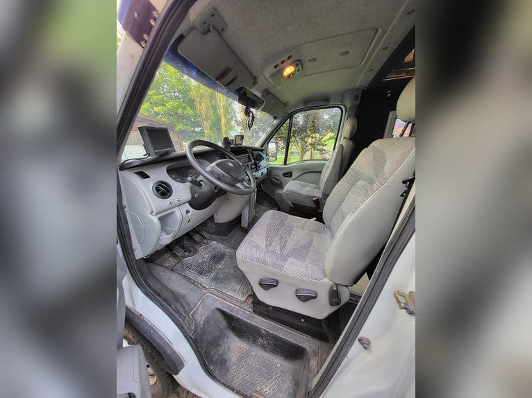 Renault dci120 Pferdetransporter