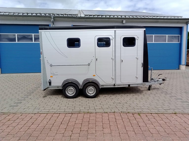 Top gebrauchte Pferdetransporter und Pferdeanhänger