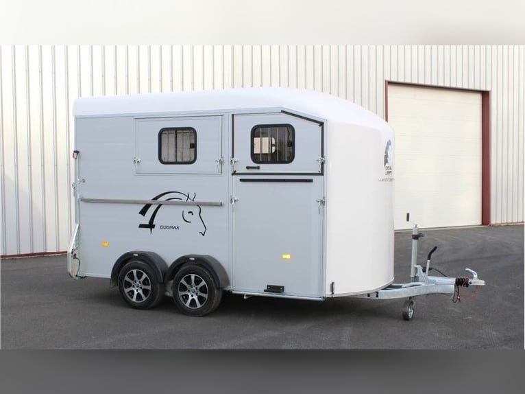 VAN DUOMAX CHEVAL LIBERTE