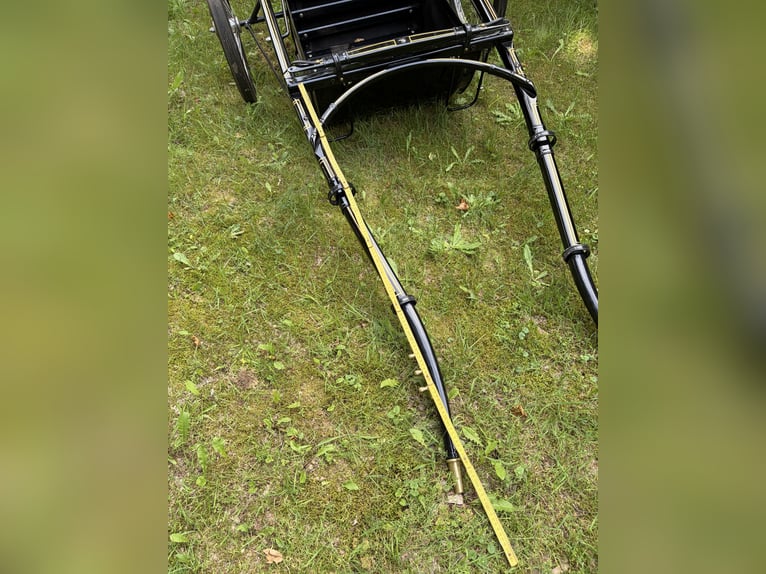 Wegens gebrek aan context lijkt "Showcart" een type of showwagen of showkar. Hier is een mogelijke v