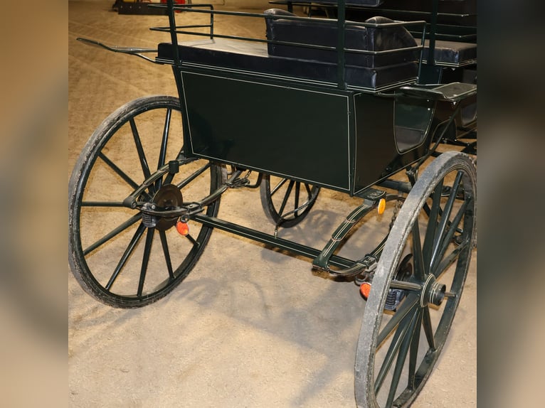 Kühnle Jagdwagen Ein/Zweispänner Scheibenbremsen Grün