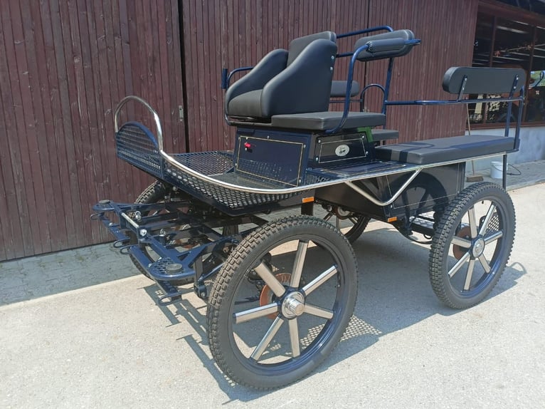 Marathon Carriage Available – Vprege Repnik