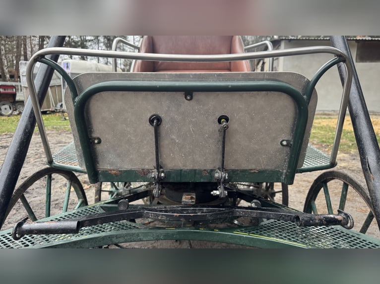 Single marathon carriage