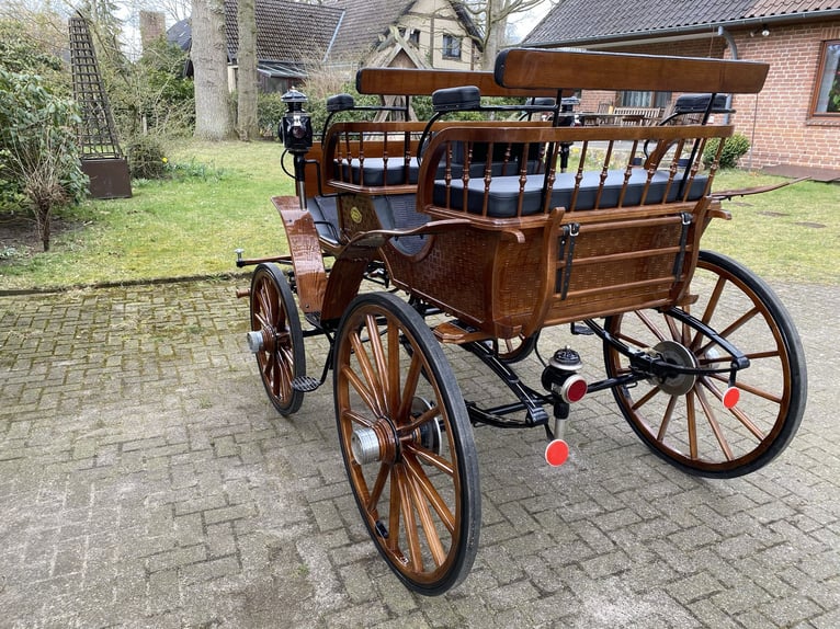 Ungarischer Jagdwagen / Kutsche – top gepflegt, mit komplettem Zubehör