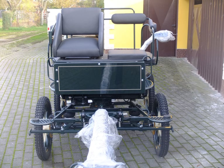 Nieuwe pony- en kleine paardenkutsche