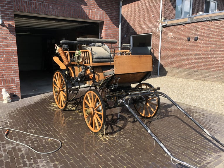 mooie wagonette type jachtwagen.