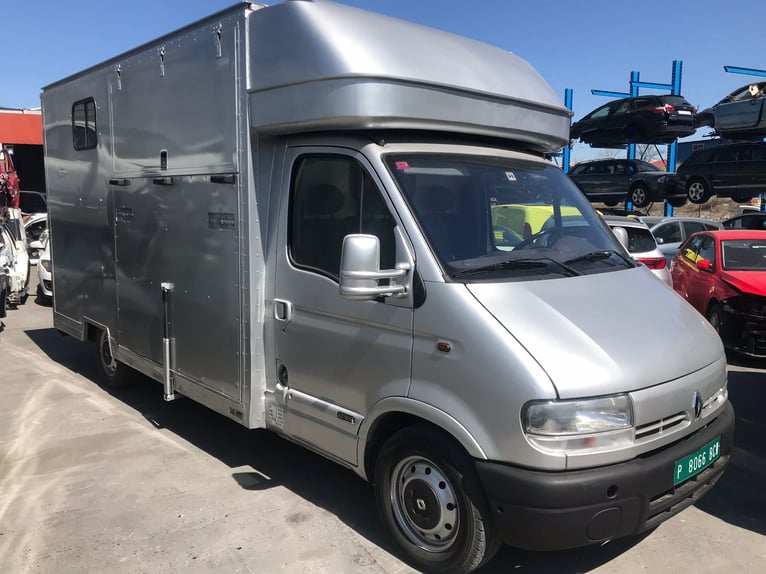 Renault Master 2,8 dci  para 2 caballos 