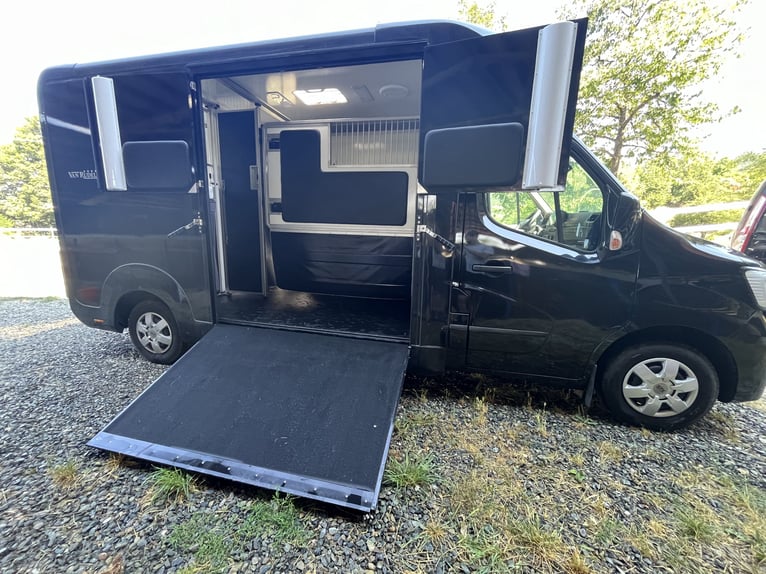 VAN CAVALLI STX 7NRVA MASTER HORSEBOX (usato pochissimo!!!)