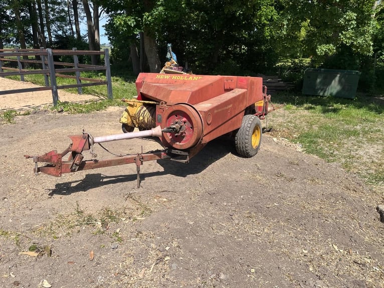 New Holland 266. Haybaler Hooipakjesmachine