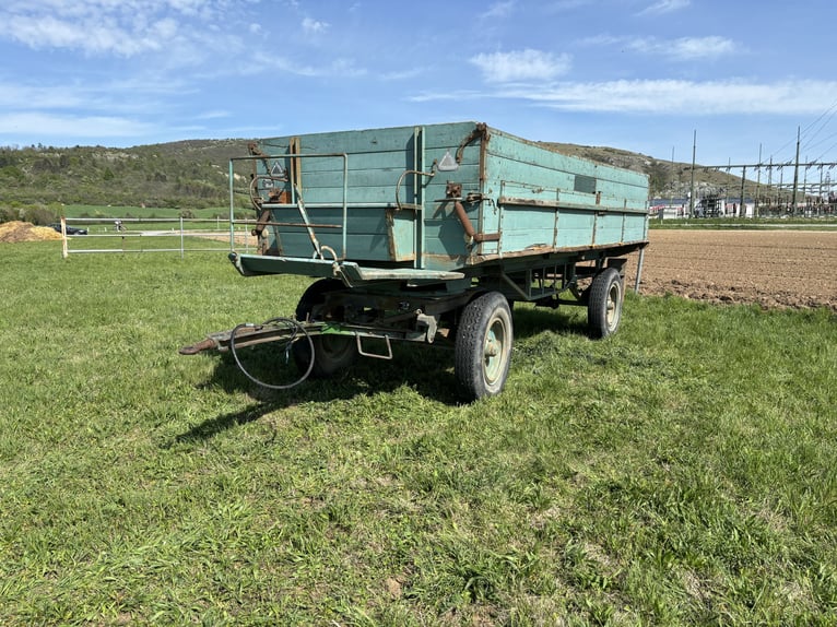 Steyr Traktor T190 mit Schaufel und Mistgabel