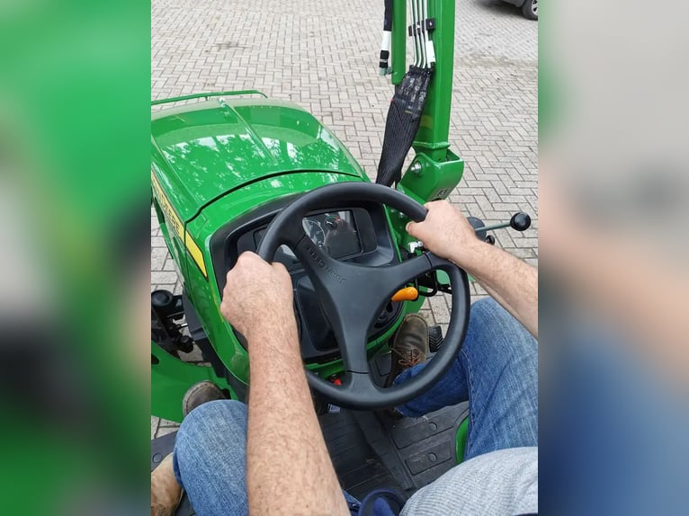 John Deere 3038E | Kompakttraktor | 38PS | Hydrostat-Getriebe