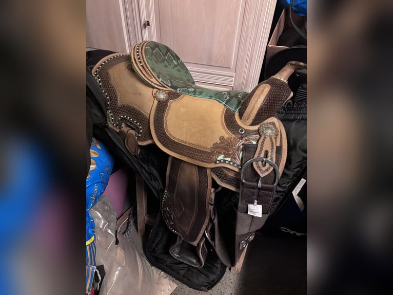 Nieuw western zadel te koop