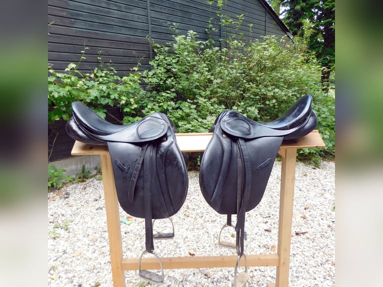 2 veelzijdigheids zadels van Stubben, maten 17 en 18 inch