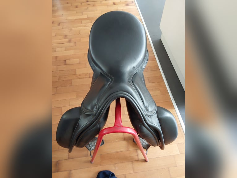 Brandt dressuurzadel 