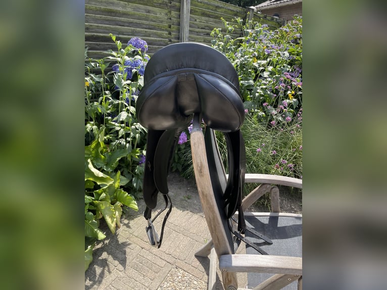 County Dressuurzadel Competitor 17inch