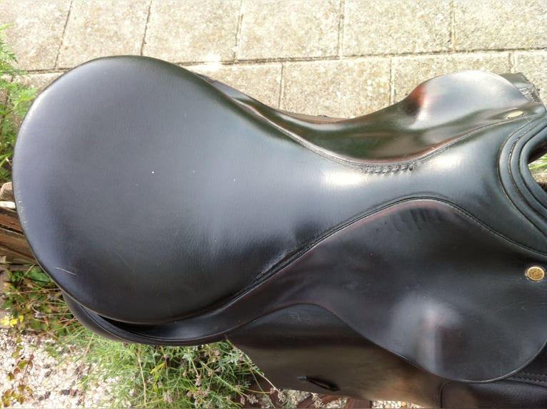 France Premiere dressuurzadel 17,5 inch